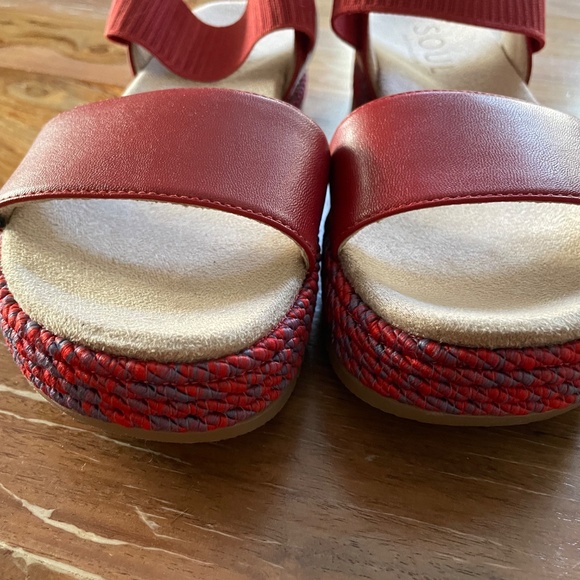 Brand new Naturalizer sandals - Picture 6 of 6